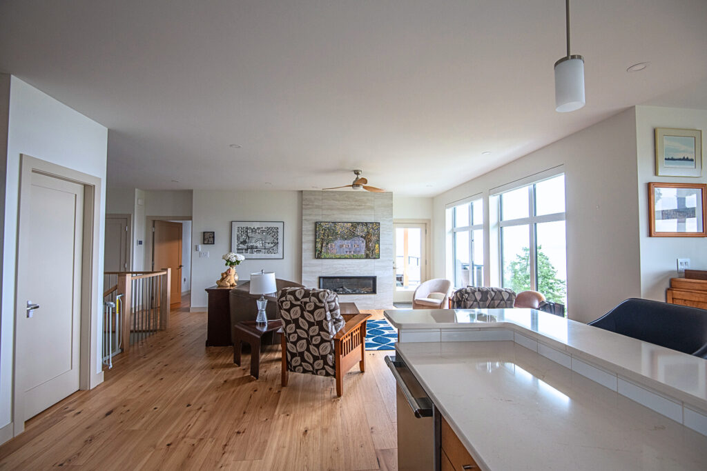 contemporary-single-family-mdb-lr_21 bright